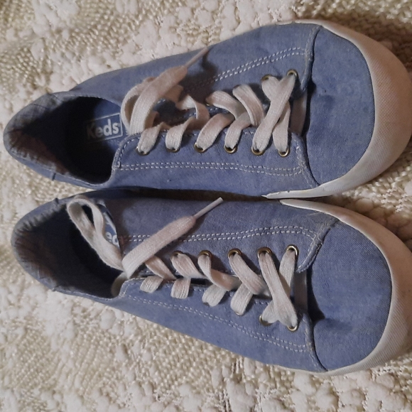 Keds Shoes - LAST CHANCEKeds Women's Blue Chambray Dream Foam lace up comfort sneakers sz.9
